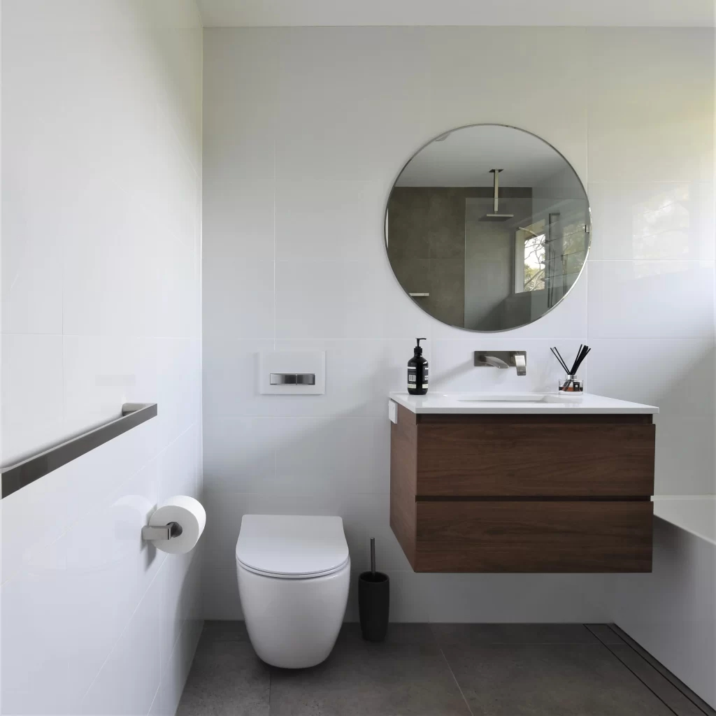 clean bathroom with mirror floating vanity
