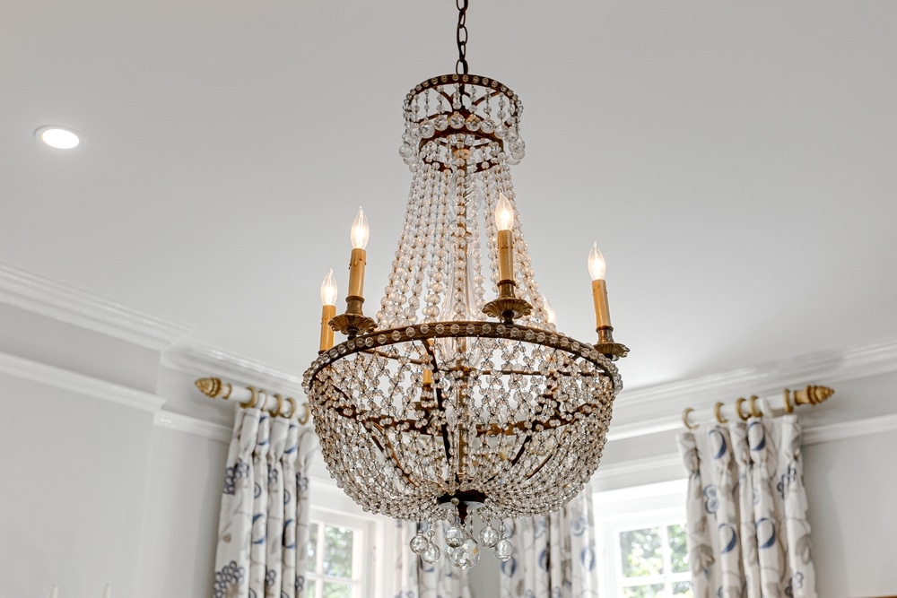 Beautiful Luxury Glass Chandelier In Regal 